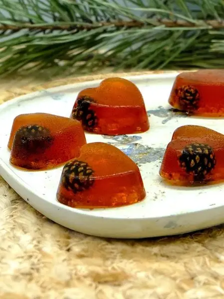 Мармелад "Сердце" с сосновой шишкой в крафтовой коробке, 110 г