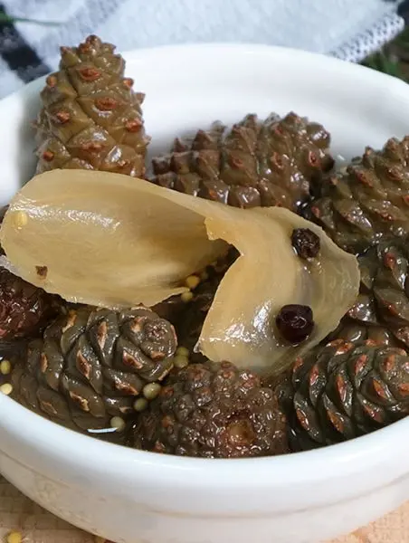 Каперсы из сосновых шишек маринованные с имбирем, 200 мл